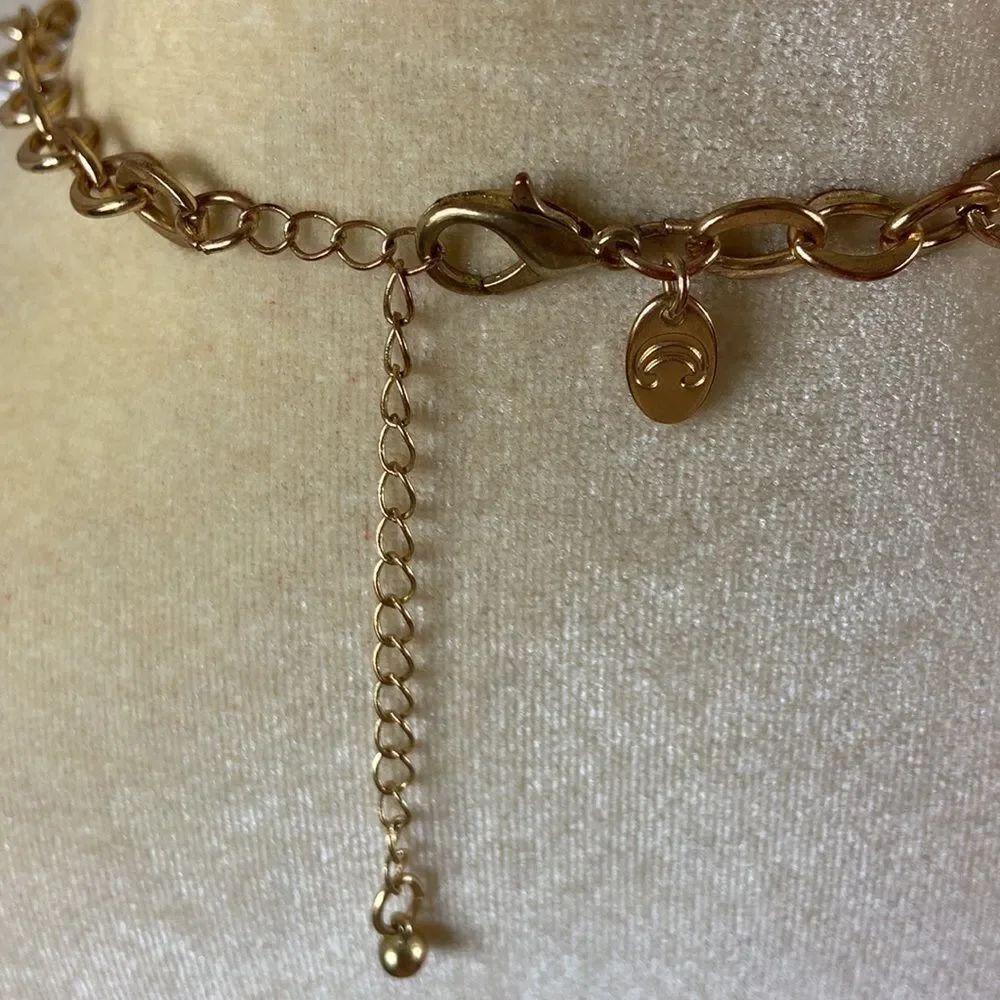 C Vintage Woman Necklace - Picture 9 of 10